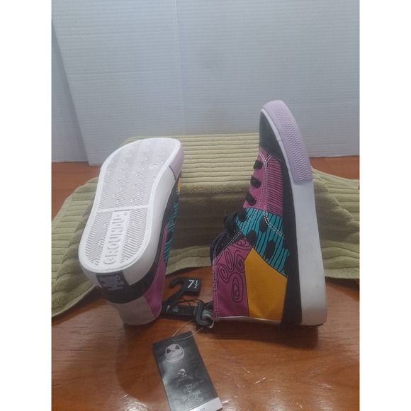 NWT Disney The Nightmare Before Christmas Women's High Top Shoes Size 7.5 Skelli - Picture 12 of 13